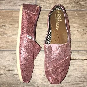 pink sequined toms